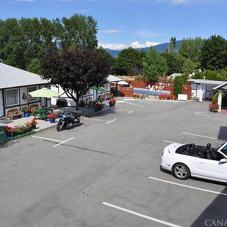 Rosedale Motel Summerland Extérieur photo
