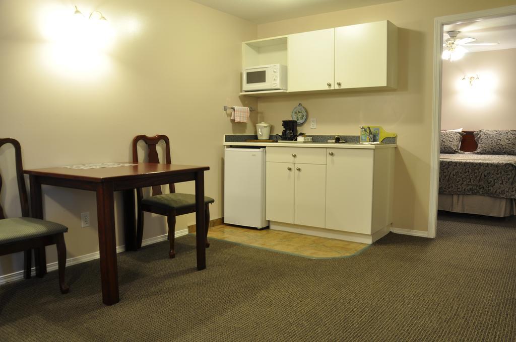 Rosedale Motel Summerland Extérieur photo