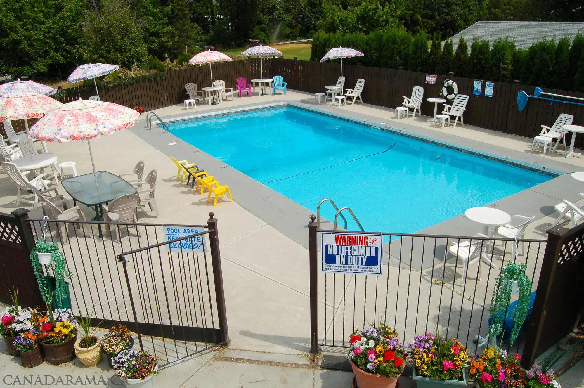 Rosedale Motel Summerland Extérieur photo